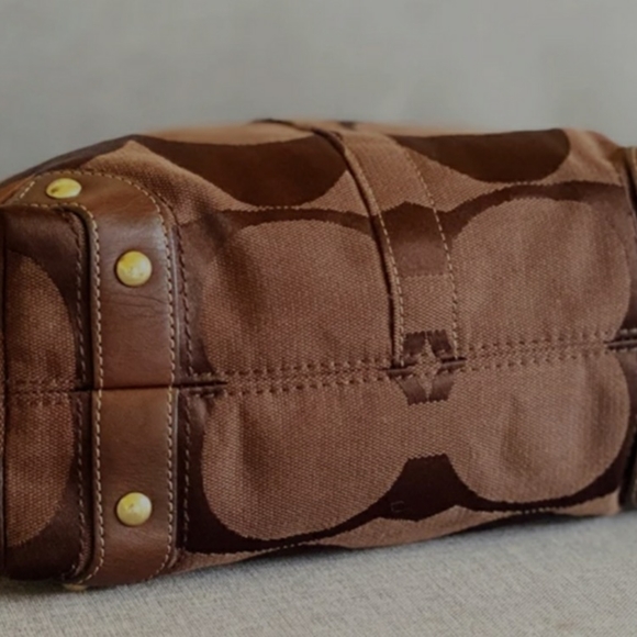 COACH HOBO BAG - Picture 3 of 4